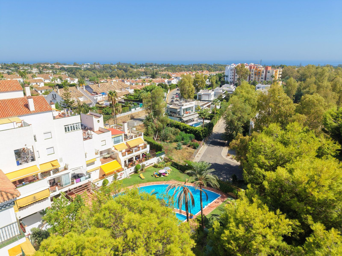 2 Bed Apartment for sale in Estepona Costa Del Sol, Málaga, Spain