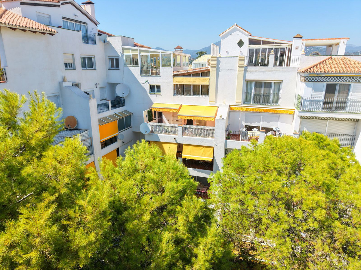 2 Bed Apartment for sale in Estepona Costa Del Sol, Málaga, Spain
