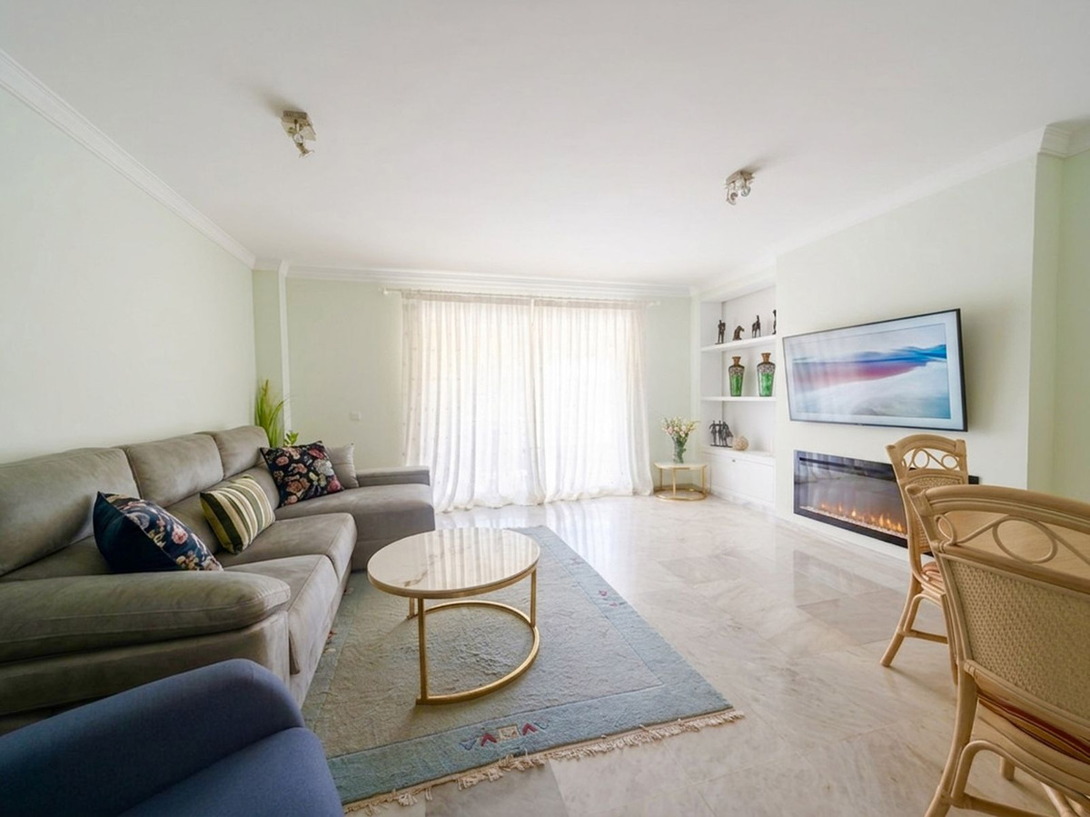 2 Bed Apartment for sale in Estepona Costa Del Sol, Málaga, Spain
