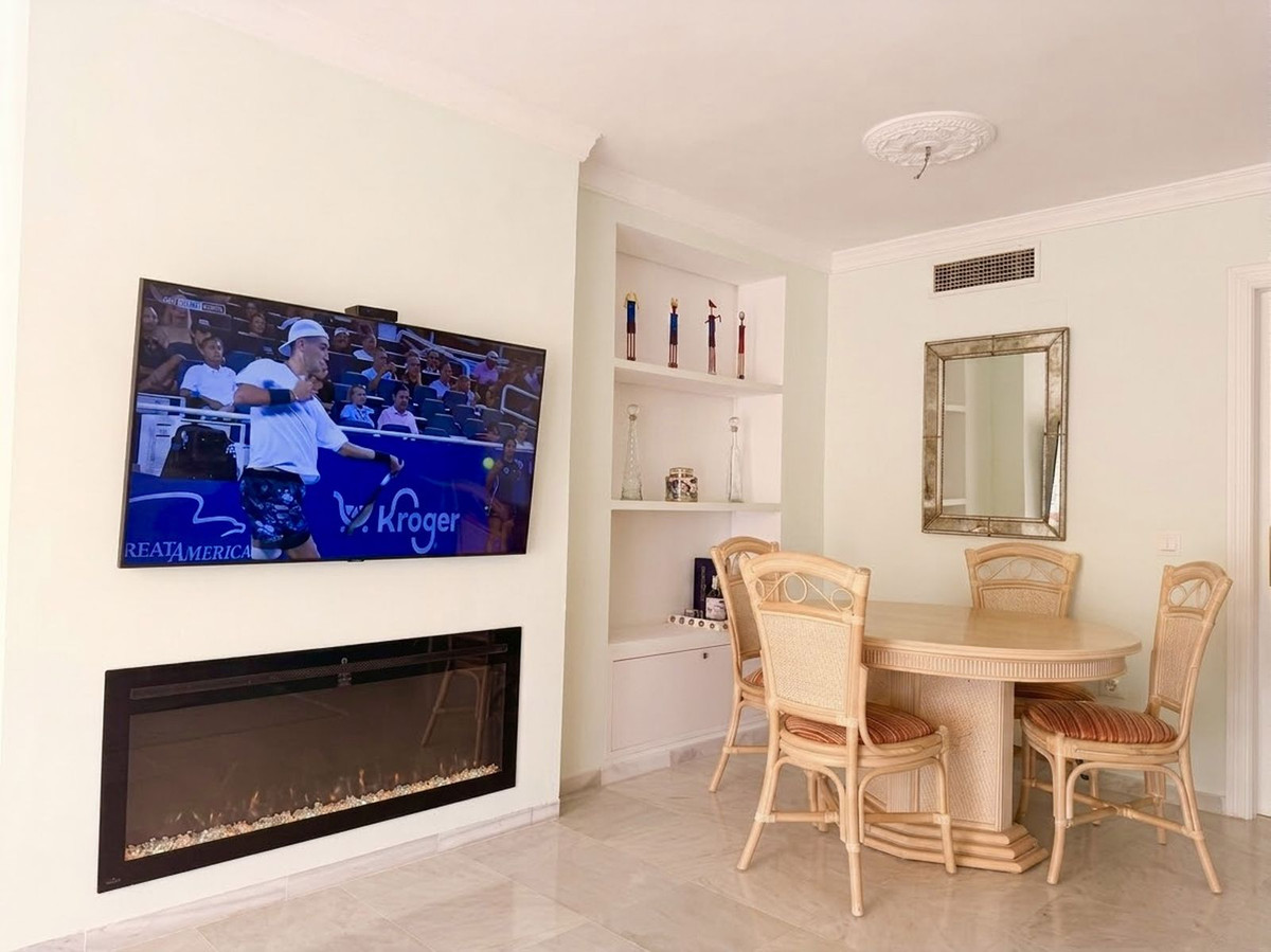 2 Bed Apartment for sale in Estepona Costa Del Sol, Málaga, Spain