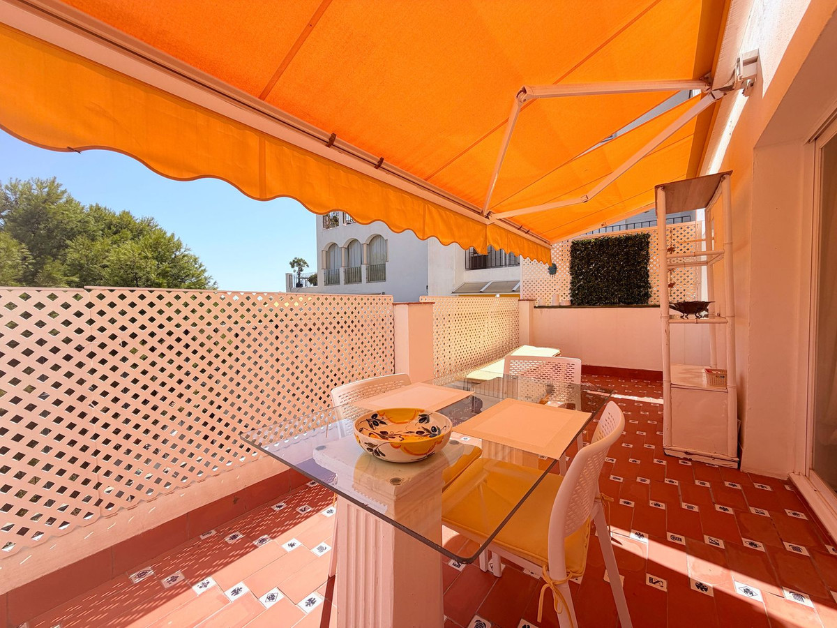 2 Bed Apartment for sale in Estepona Costa Del Sol, Málaga, Spain