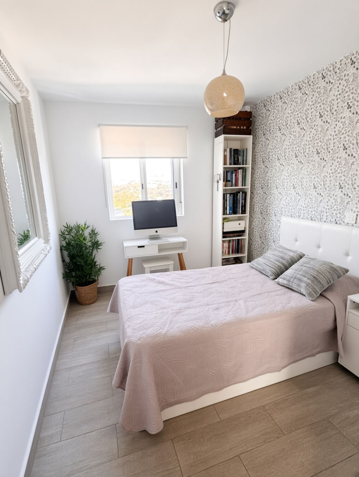 Se vende Apartamento Planta Media de 3 dormitorios en Costa Del Sol, Cadiz, España