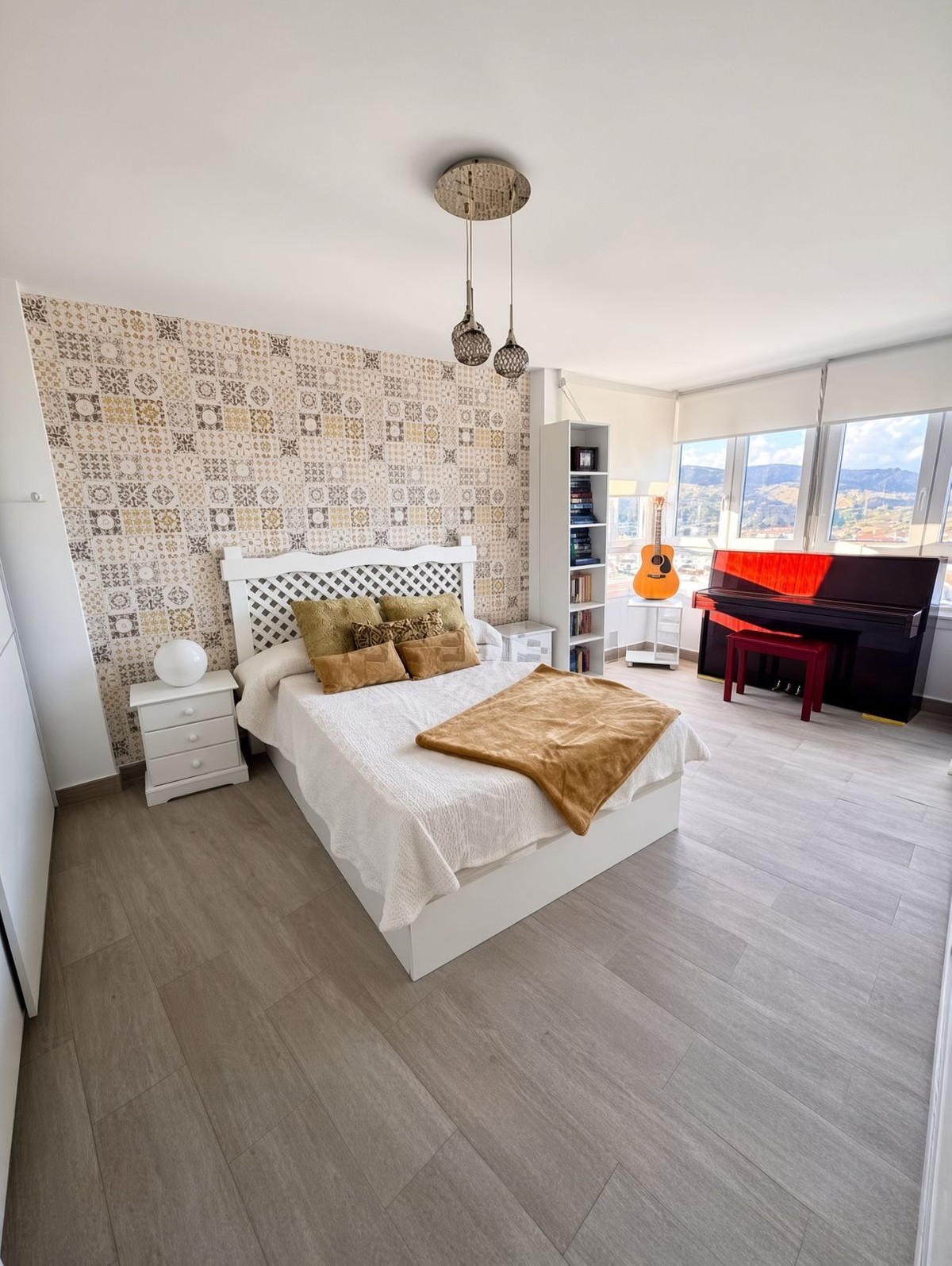 Se vende Apartamento Planta Media de 3 dormitorios en Costa Del Sol, Cadiz, España