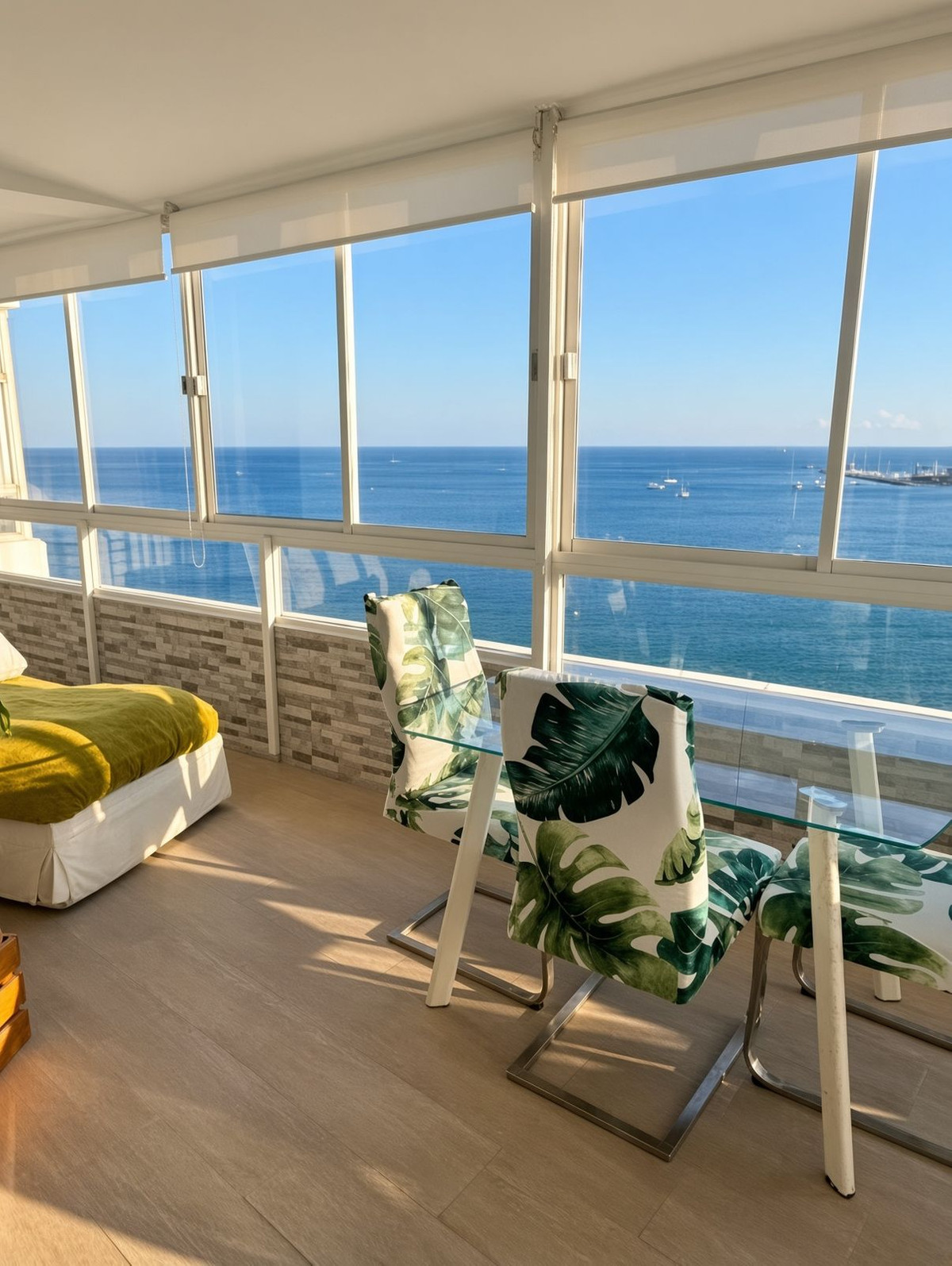 Se vende Apartamento Planta Media de 3 dormitorios en Costa Del Sol, Cadiz, España