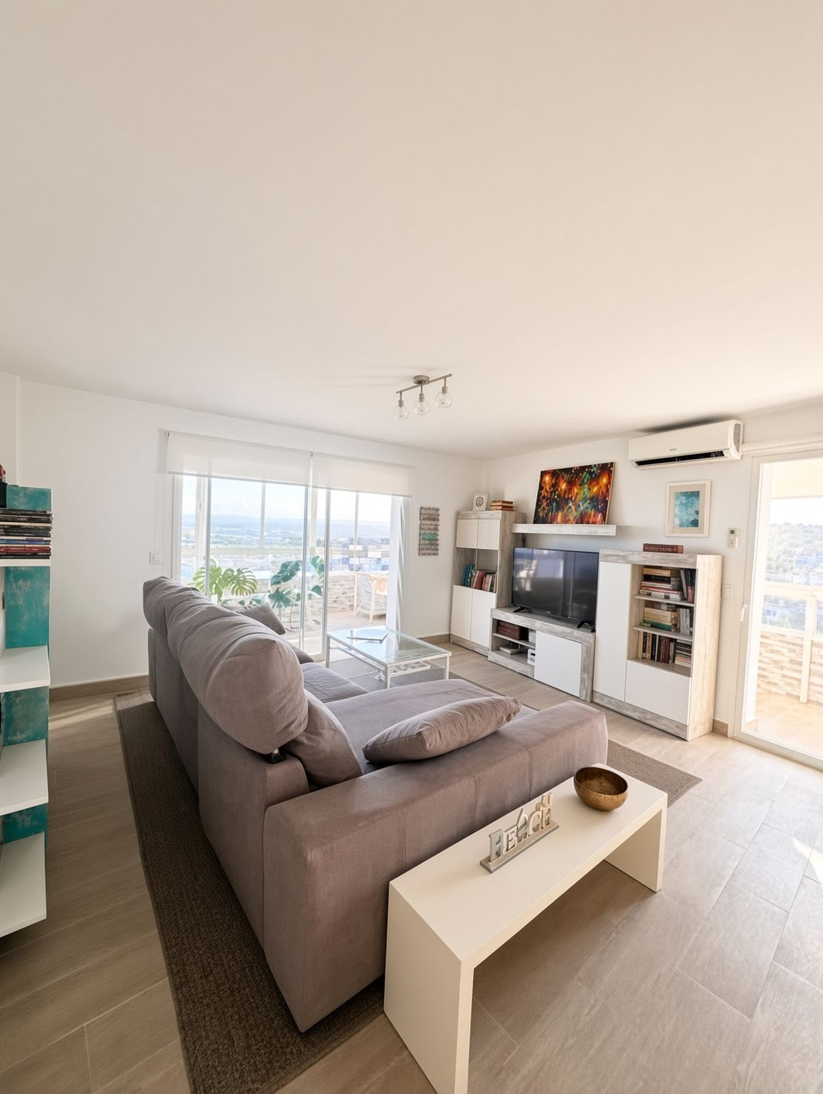 Se vende Apartamento Planta Media de 3 dormitorios en Costa Del Sol, Cadiz, España