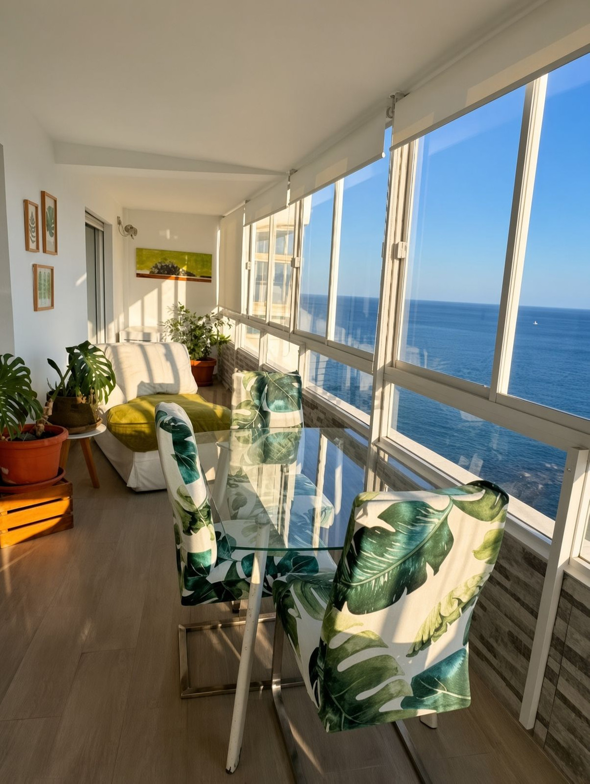 Se vende Apartamento Planta Media de 3 dormitorios en Costa Del Sol, Cadiz, España