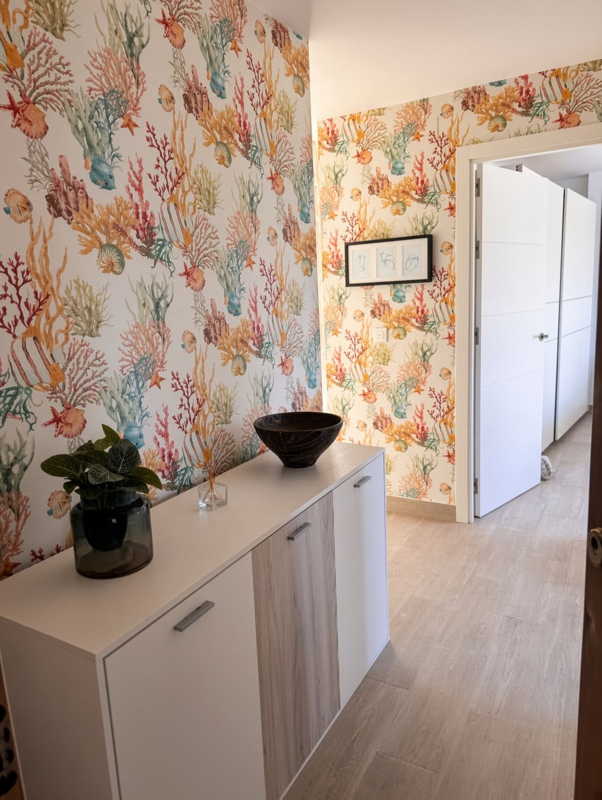 Se vende Apartamento Planta Media de 3 dormitorios en Costa Del Sol, Cadiz, España