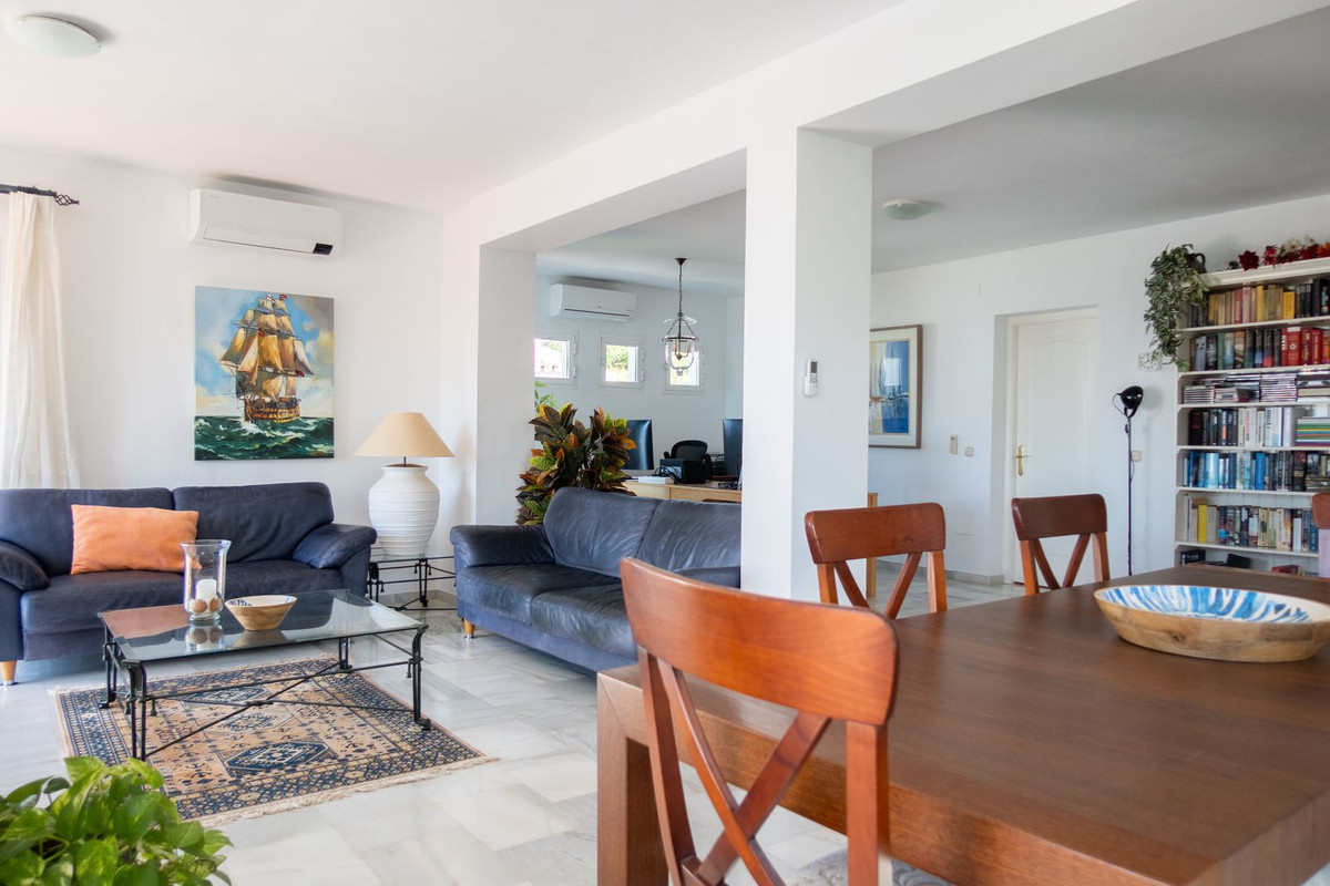 Se vende Villa - Chalet de 3 dormitorios en Costa Del Sol, Málaga, España