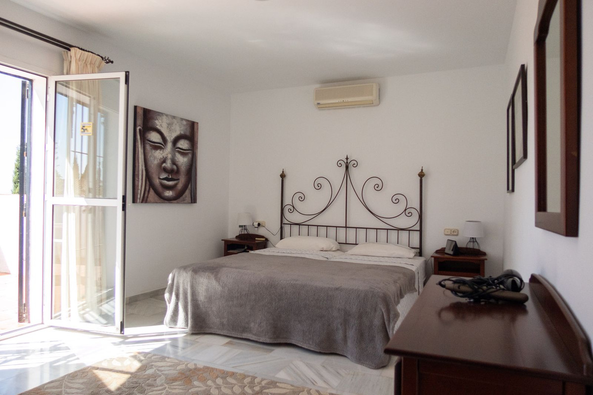 Se vende Villa - Chalet de 3 dormitorios en Costa Del Sol, Málaga, España