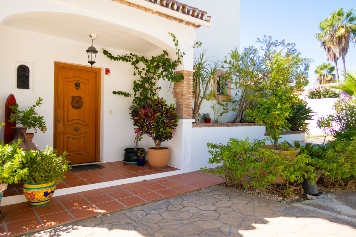 Se vende Villa - Chalet de 3 dormitorios en Costa Del Sol, Málaga, España