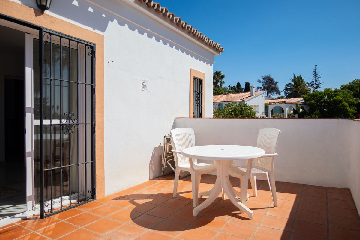 Se vende Villa - Chalet de 3 dormitorios en Costa Del Sol, Málaga, España