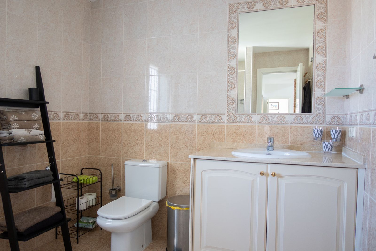 Se vende Villa - Chalet de 3 dormitorios en Costa Del Sol, Málaga, España
