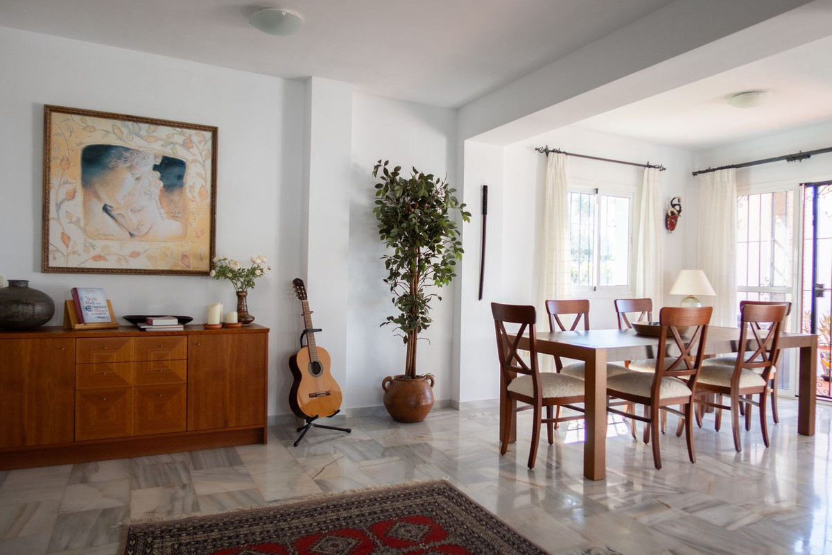 Se vende Villa - Chalet de 3 dormitorios en Costa Del Sol, Málaga, España