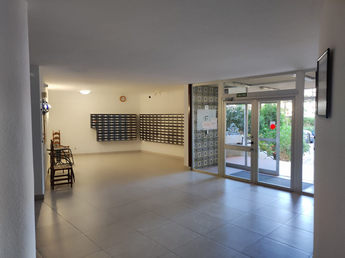 1 Bed Apartment for sale in Fuengirola Costa Del Sol, Málaga, Spain
