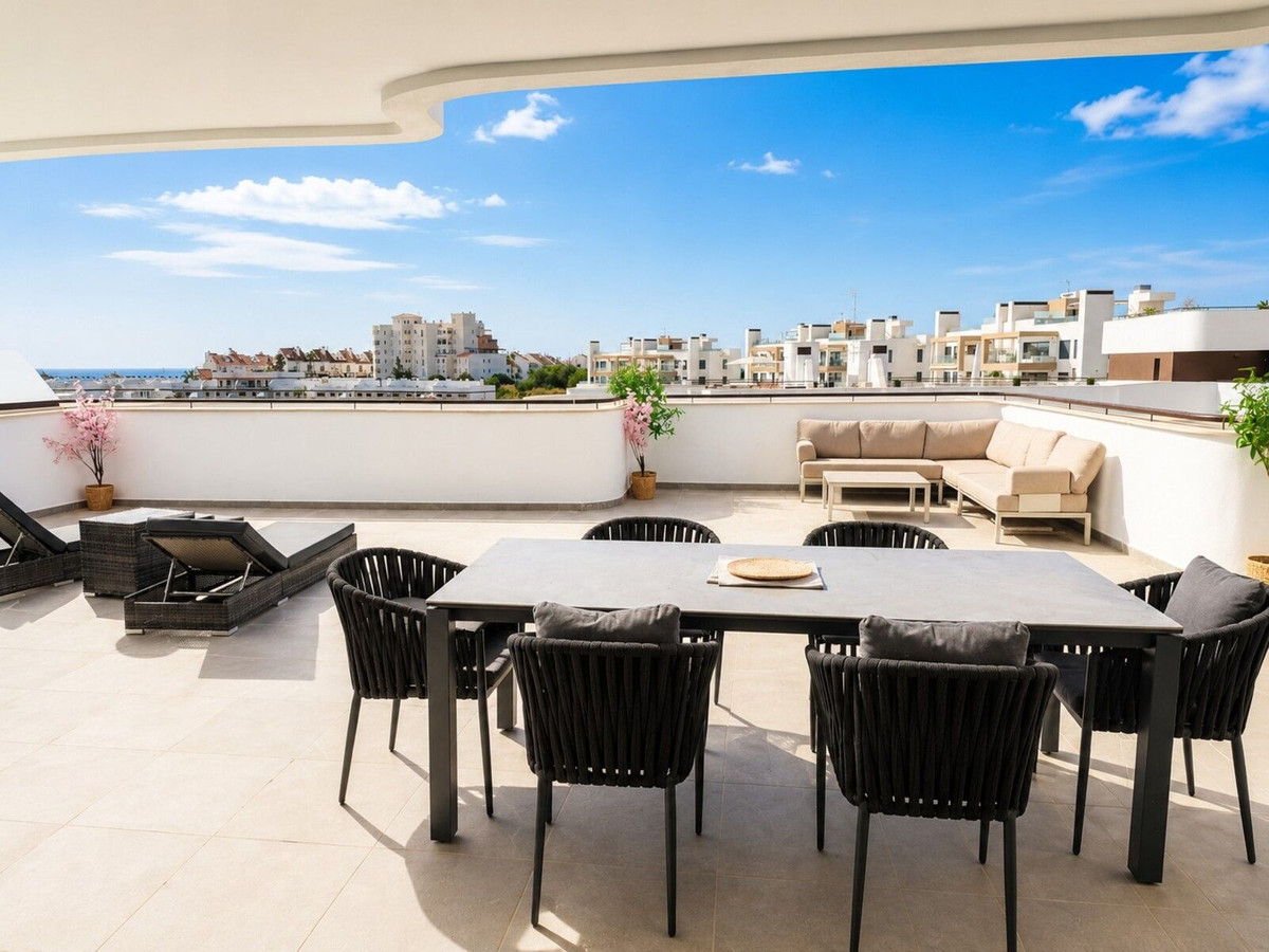 3 Bed Apartment for sale in Estepona Costa Del Sol, Málaga, Spain