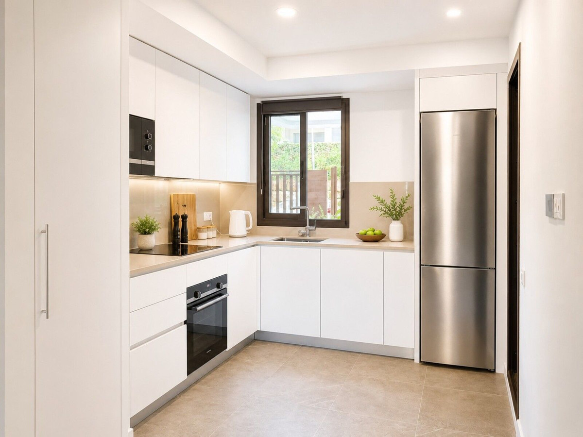 3 Bed Apartment for sale in Estepona Costa Del Sol, Málaga, Spain