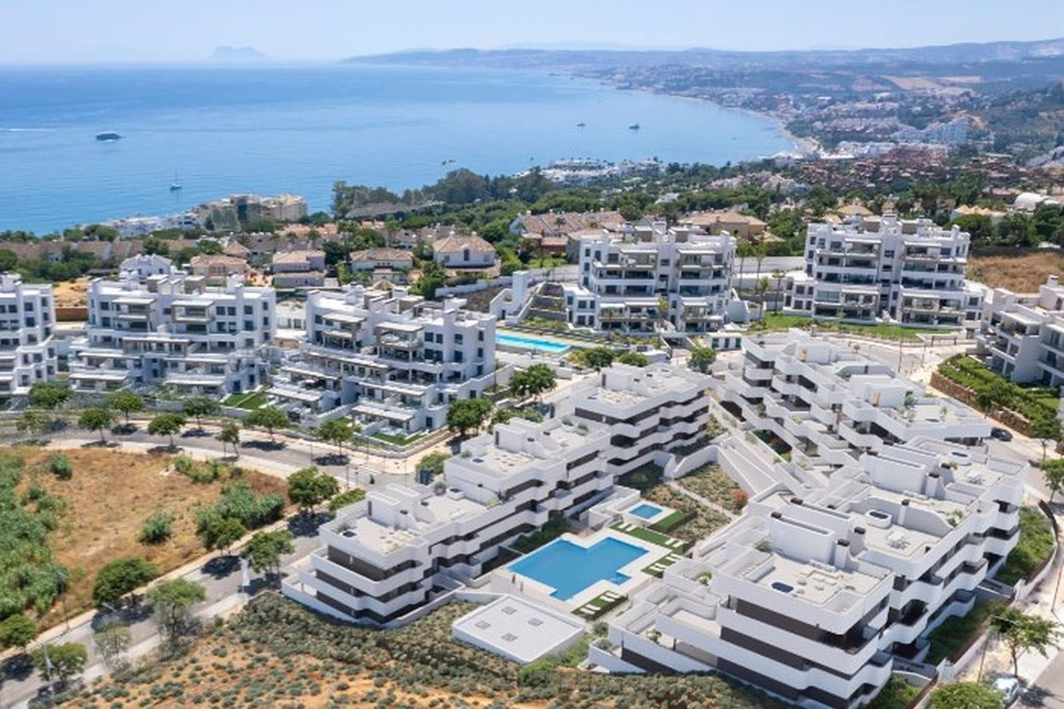 3 Bed Apartment for sale in Estepona Costa Del Sol, Málaga, Spain
