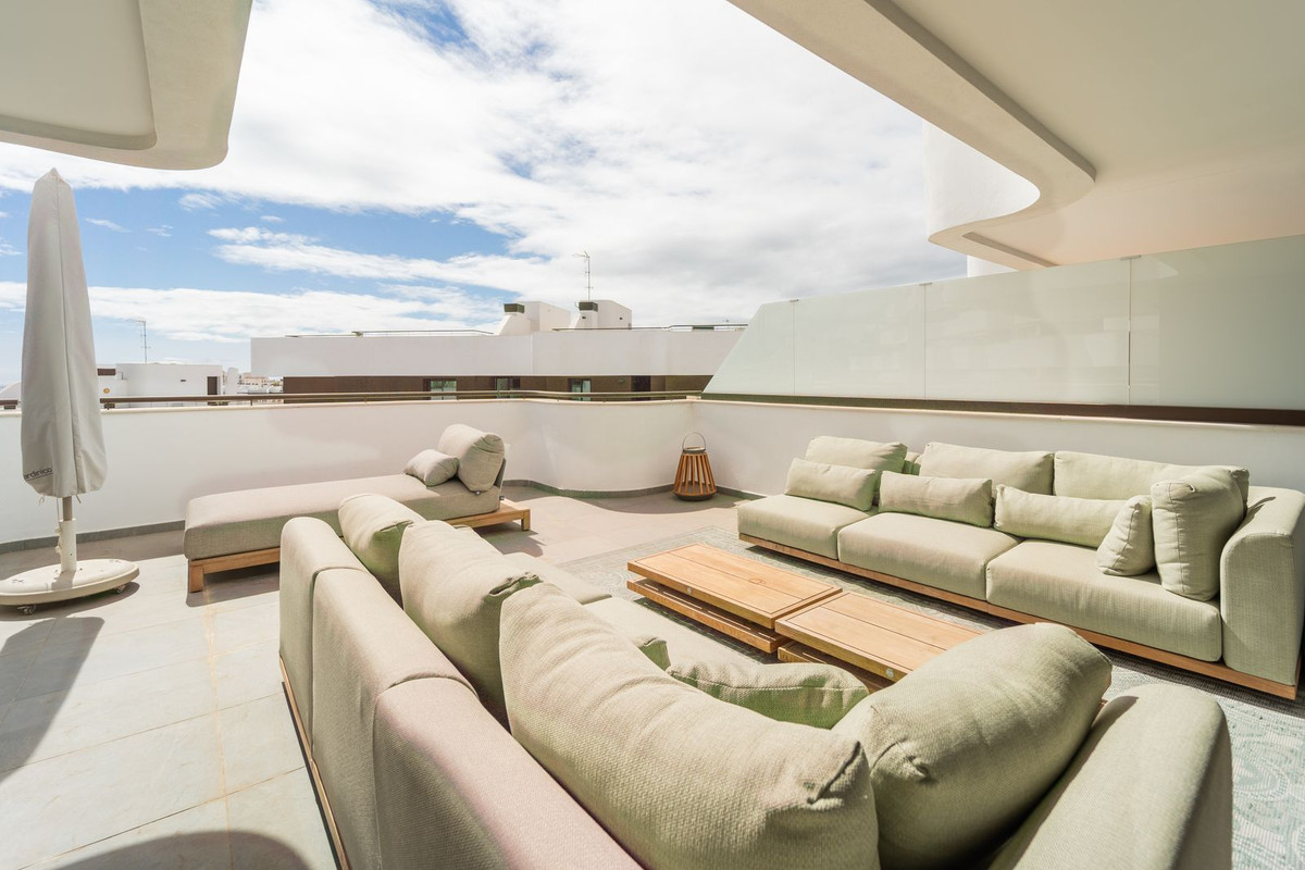 Se vende Apartamento Planta Media de 3 dormitorios en Costa Del Sol, Málaga, España