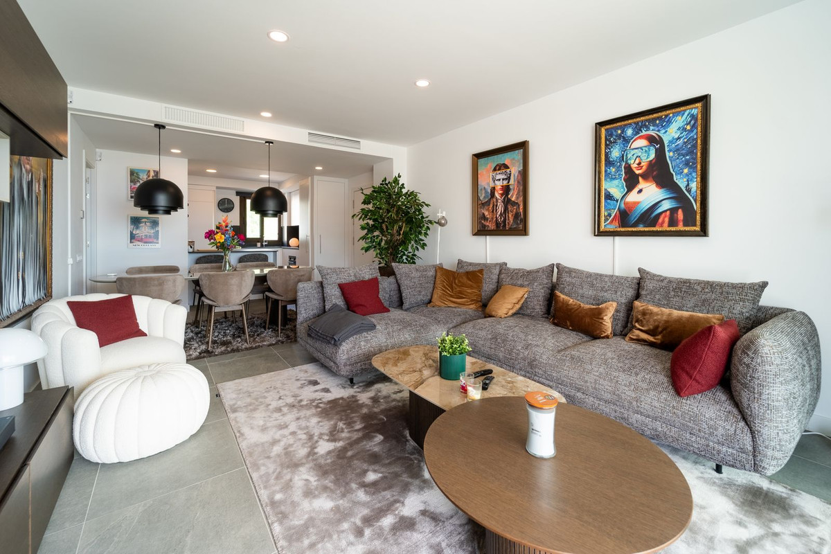 Se vende Apartamento Planta Media de 3 dormitorios en Costa Del Sol, Málaga, España