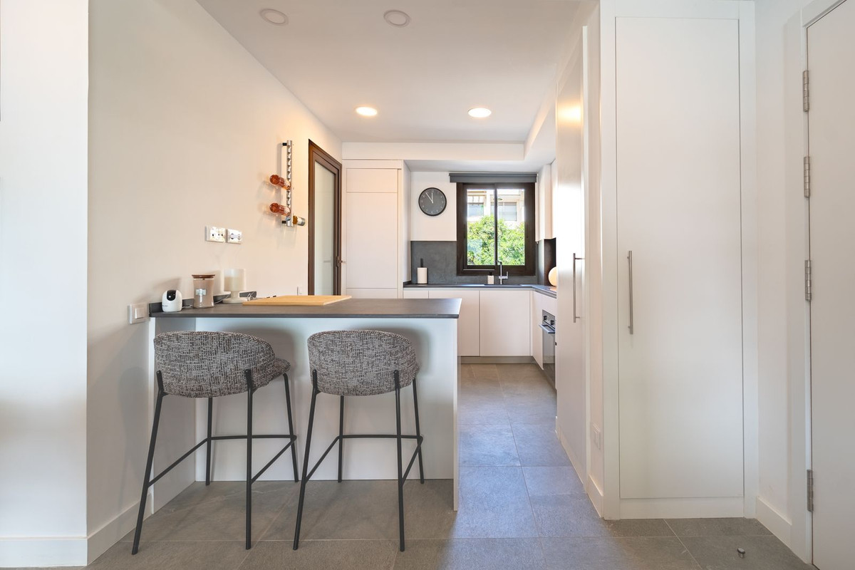 Se vende Apartamento Planta Media de 3 dormitorios en Costa Del Sol, Málaga, España