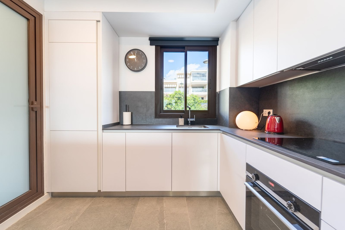 Se vende Apartamento Planta Media de 3 dormitorios en Costa Del Sol, Málaga, España
