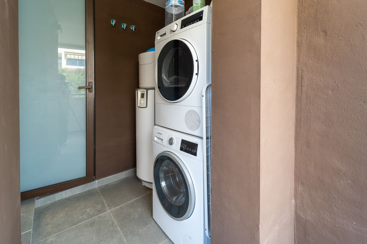 Se vende Apartamento Planta Media de 3 dormitorios en Costa Del Sol, Málaga, España