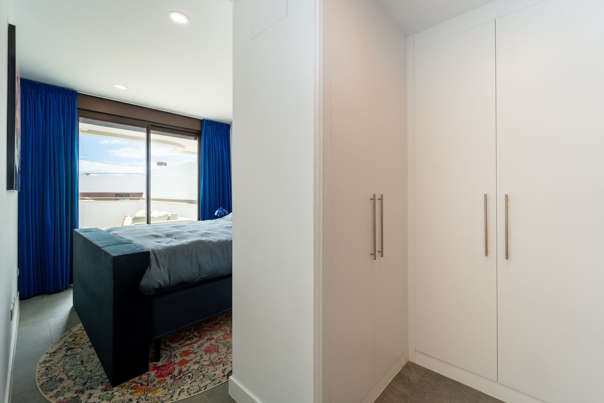 Se vende Apartamento Planta Media de 3 dormitorios en Costa Del Sol, Málaga, España