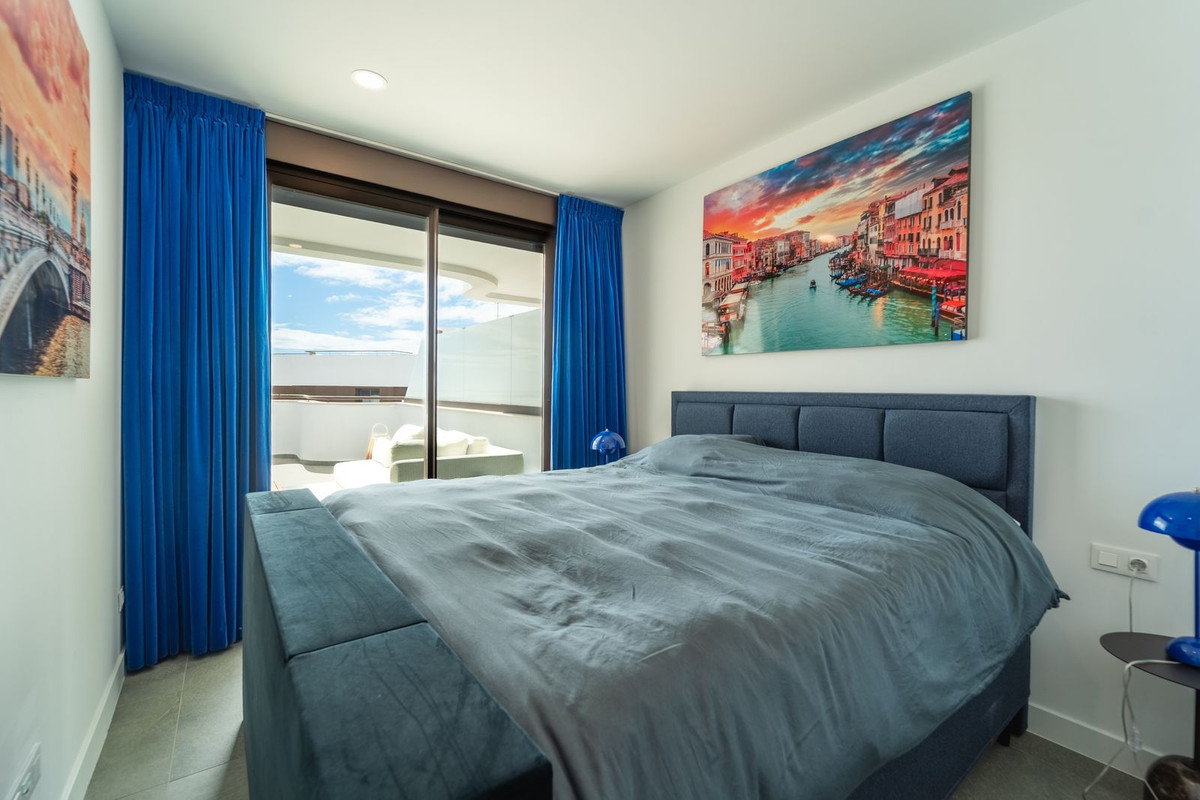 Se vende Apartamento Planta Media de 3 dormitorios en Costa Del Sol, Málaga, España