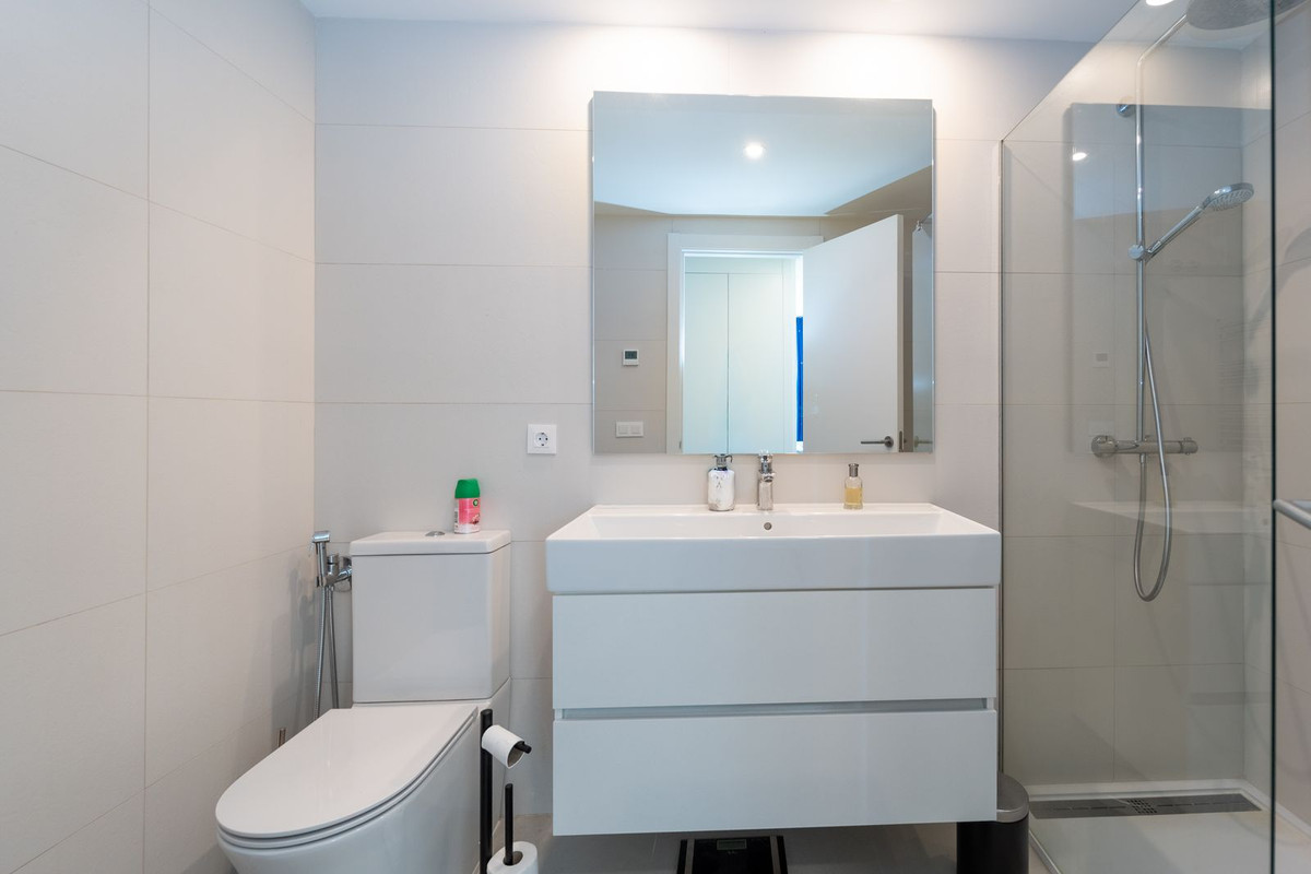 Se vende Apartamento Planta Media de 3 dormitorios en Costa Del Sol, Málaga, España