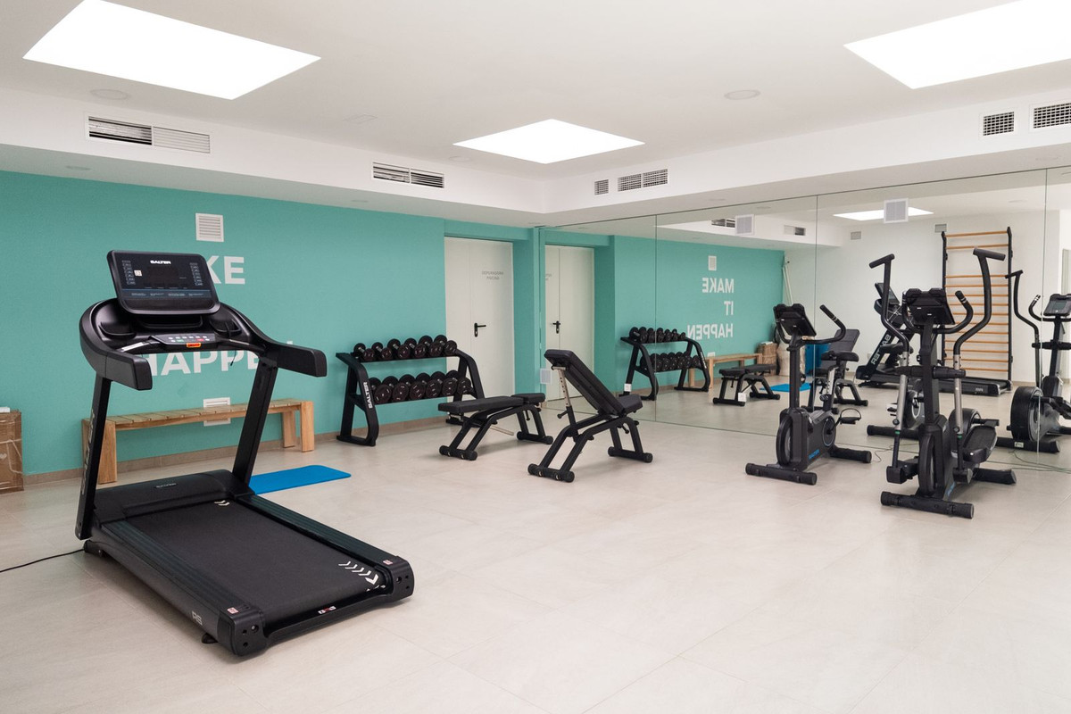 Se vende Apartamento Planta Media de 3 dormitorios en Costa Del Sol, Málaga, España