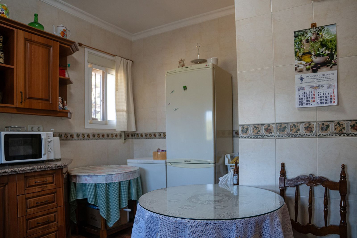 Se vende Finca - Cortijo de 3 dormitorios en Costa Del Sol, Málaga, España