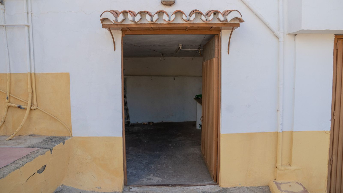 Se vende Finca - Cortijo de 3 dormitorios en Costa Del Sol, Málaga, España