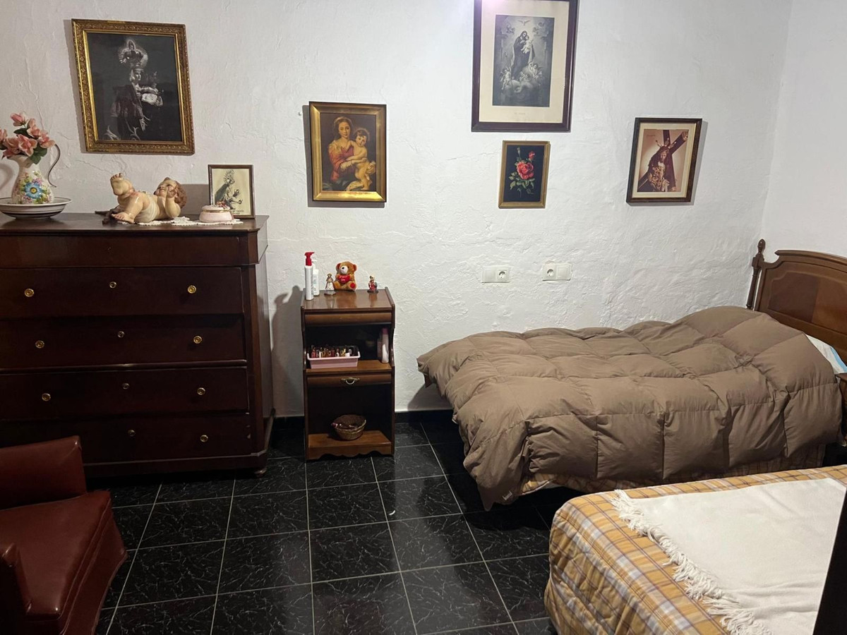 6 Bed Townhouse for sale in Alora Costa Del Sol, Málaga, Spain