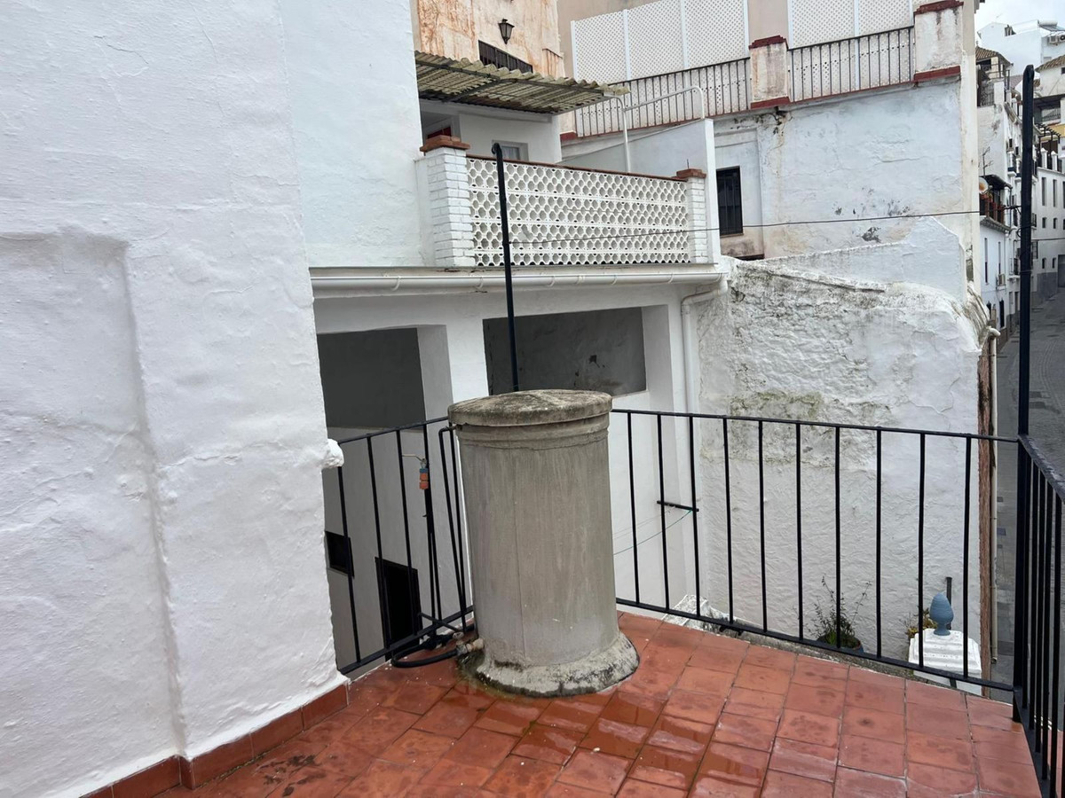 6 Bed Townhouse for sale in Alora Costa Del Sol, Málaga, Spain