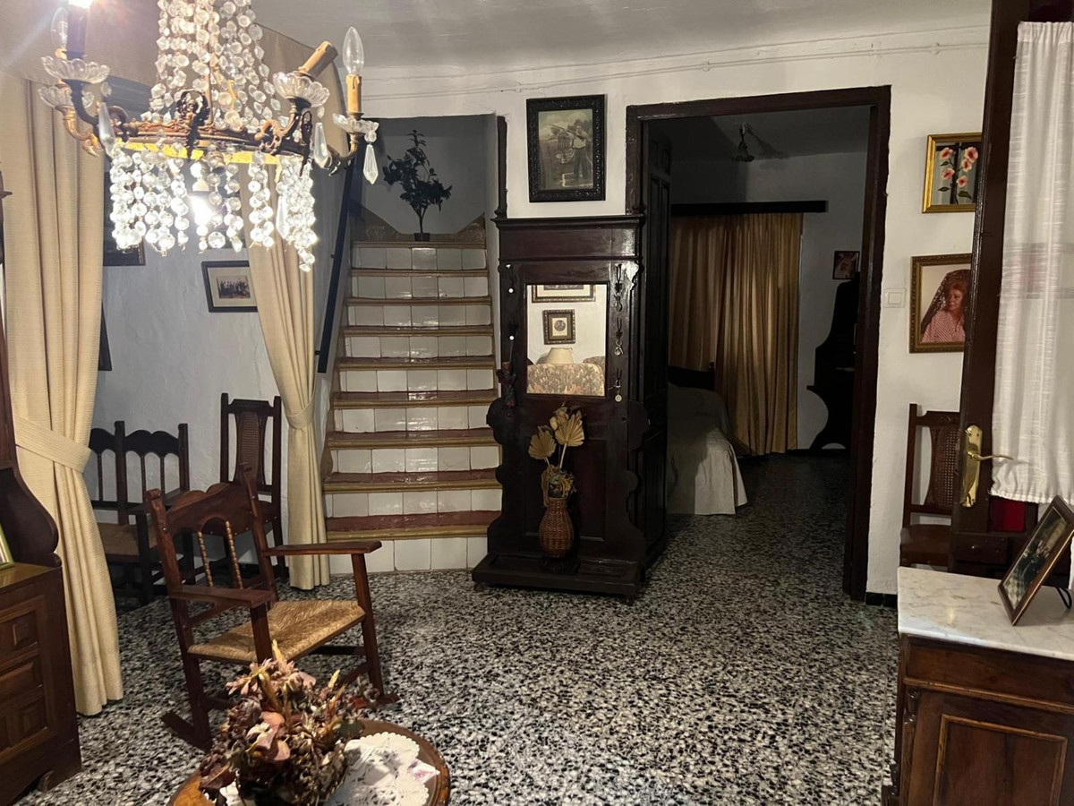 6 Bed Townhouse for sale in Alora Costa Del Sol, Málaga, Spain