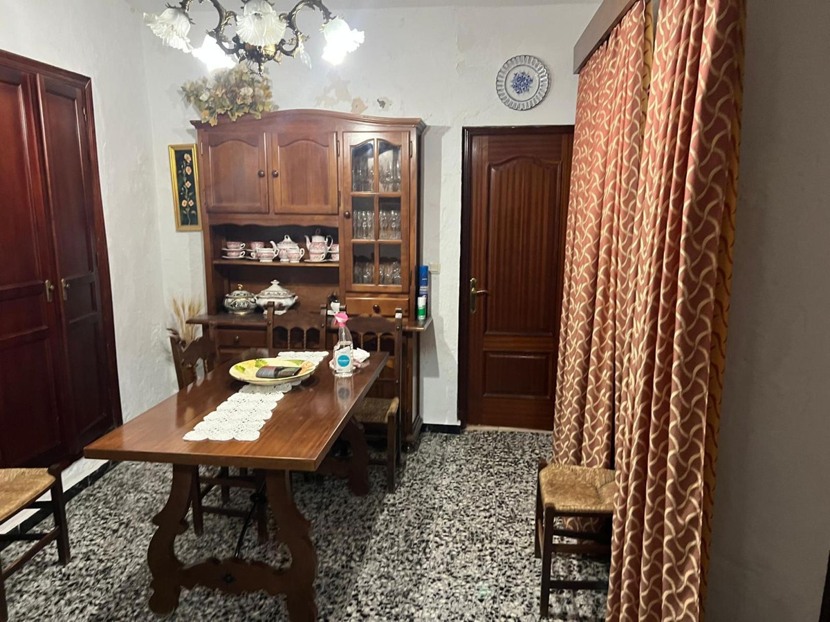 6 Bed Townhouse for sale in Alora Costa Del Sol, Málaga, Spain