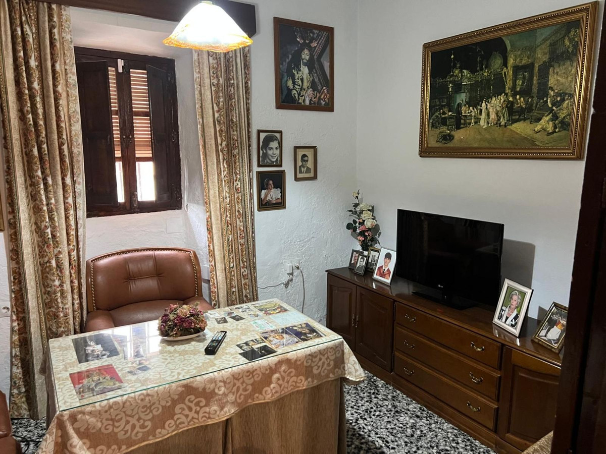 6 Bed Townhouse for sale in Alora Costa Del Sol, Málaga, Spain