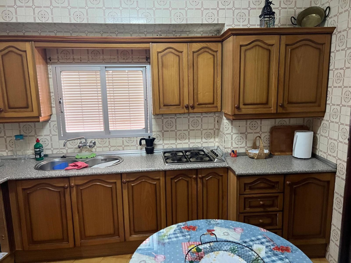 6 Bed Townhouse for sale in Alora Costa Del Sol, Málaga, Spain