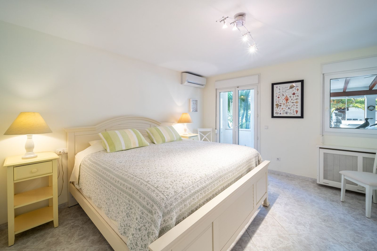 4 Bed Townhouse for sale in Marbesa Costa Del Sol, Málaga, Spain