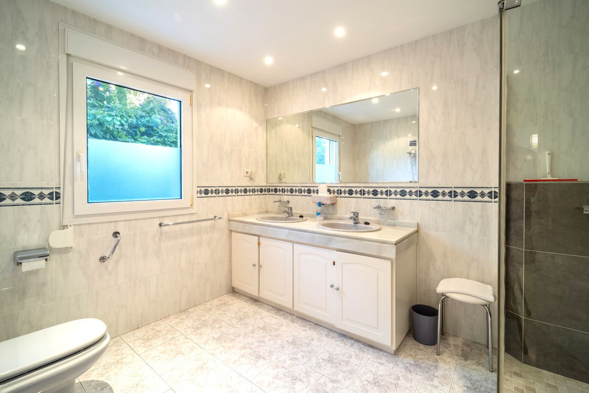 4 Bed Townhouse for sale in Marbesa Costa Del Sol, Málaga, Spain