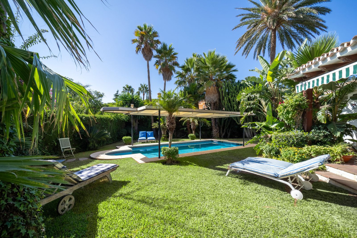 4 Bed Townhouse for sale in Marbesa Costa Del Sol, Málaga, Spain