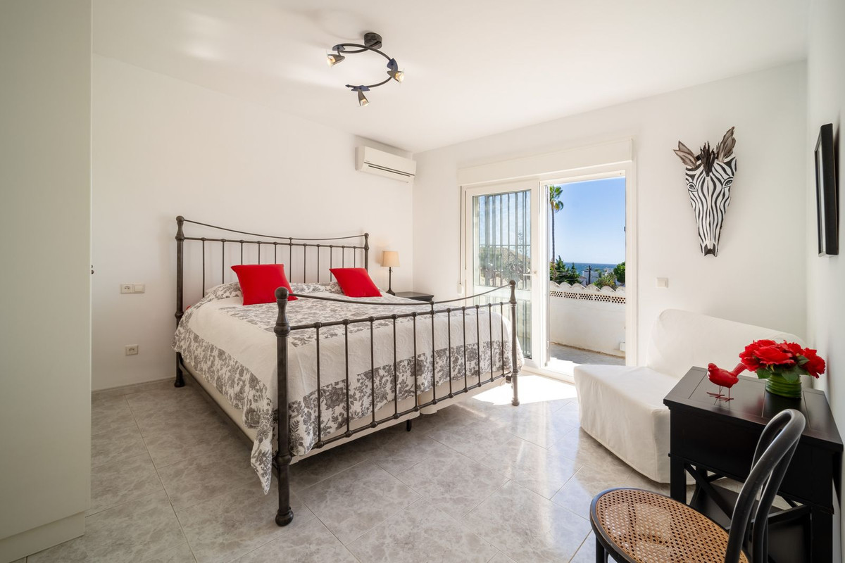 4 Bed Townhouse for sale in Marbesa Costa Del Sol, Málaga, Spain