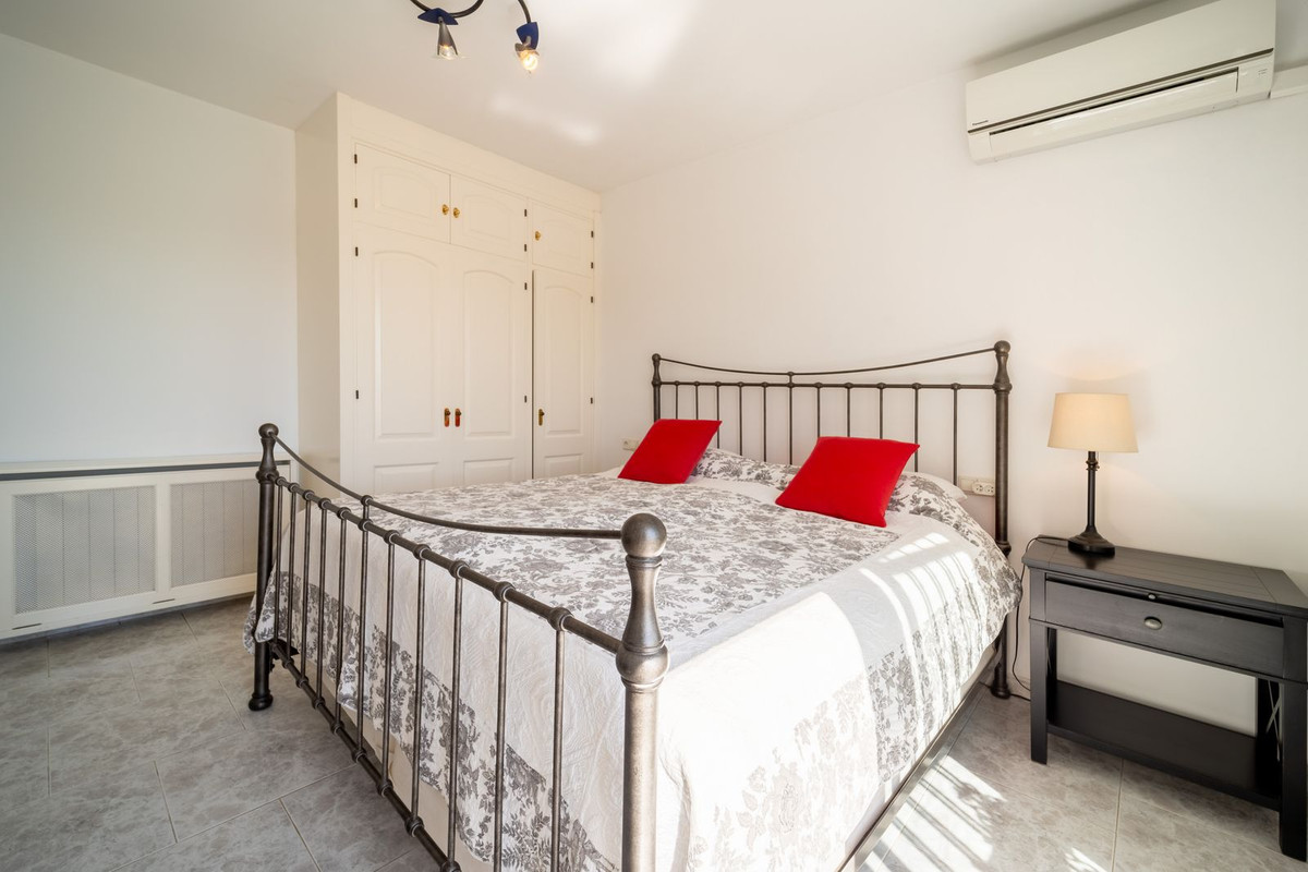4 Bed Townhouse for sale in Marbesa Costa Del Sol, Málaga, Spain