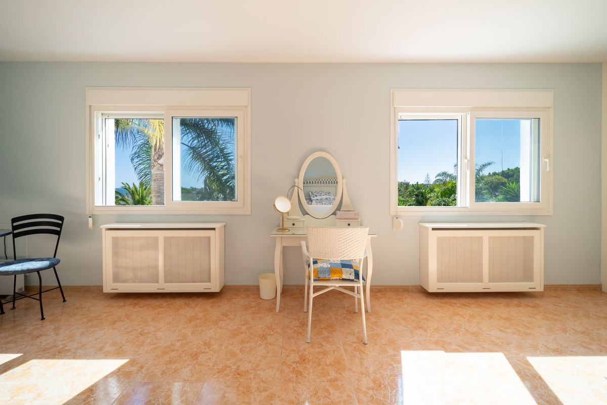 4 Bed Townhouse for sale in Marbesa Costa Del Sol, Málaga, Spain
