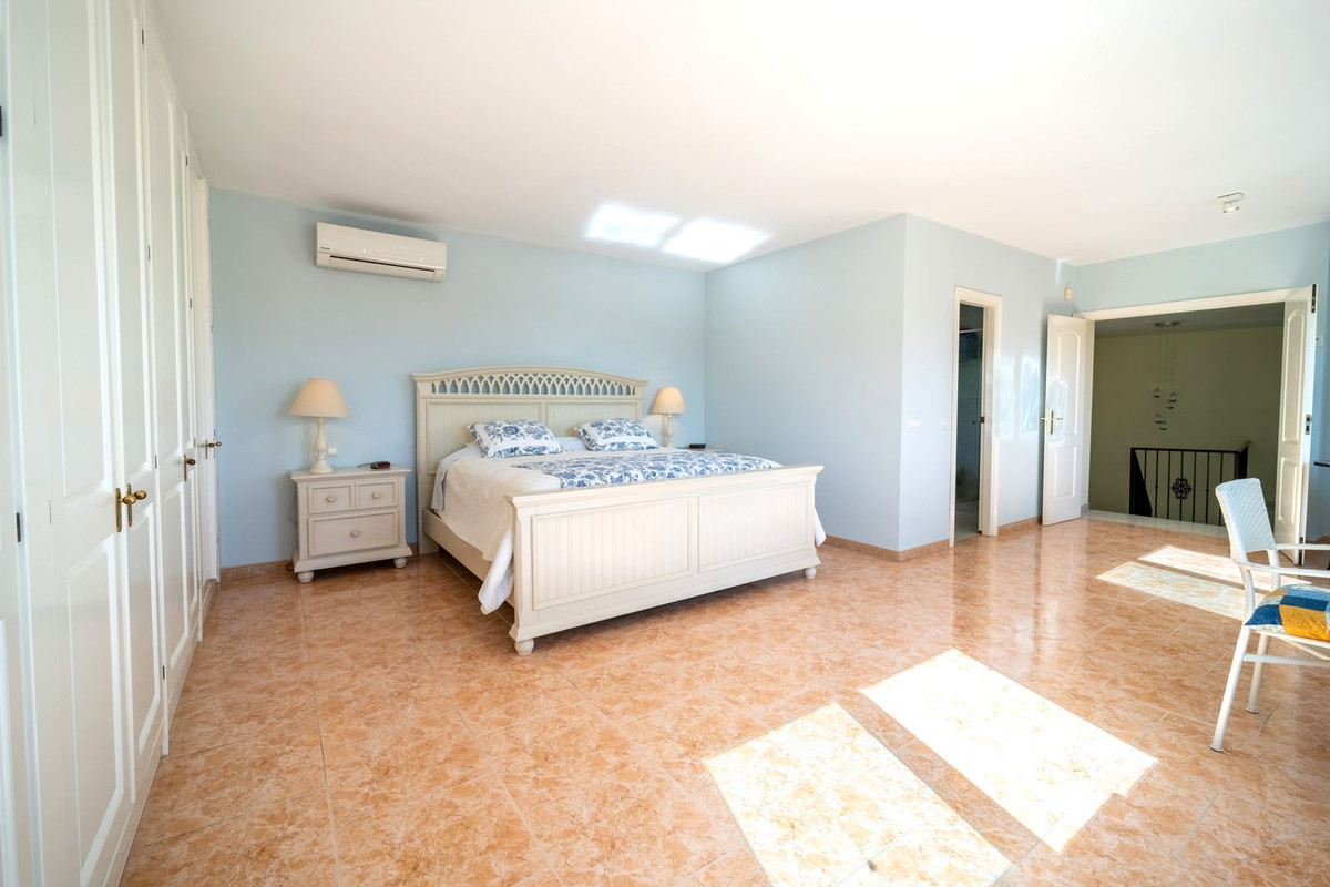 4 Bed Townhouse for sale in Marbesa Costa Del Sol, Málaga, Spain