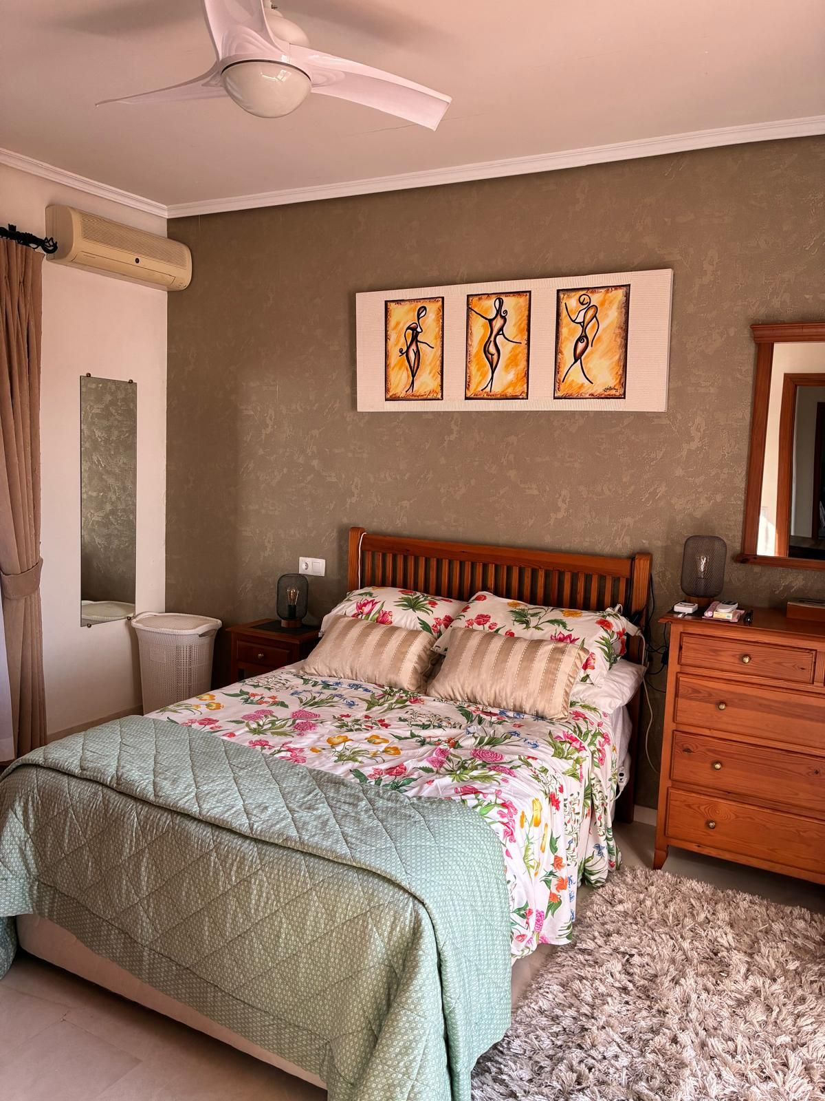 Se vende Villa - Chalet de 4 dormitorios en Costa Del Sol, Málaga, España