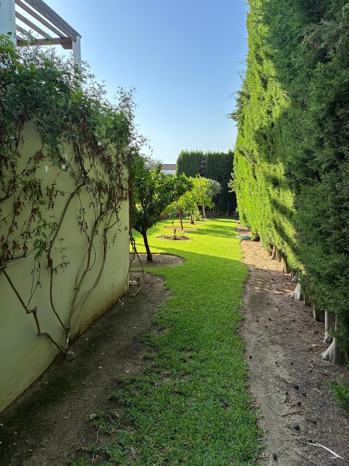 Se vende Villa - Chalet de 4 dormitorios en Costa Del Sol, Málaga, España