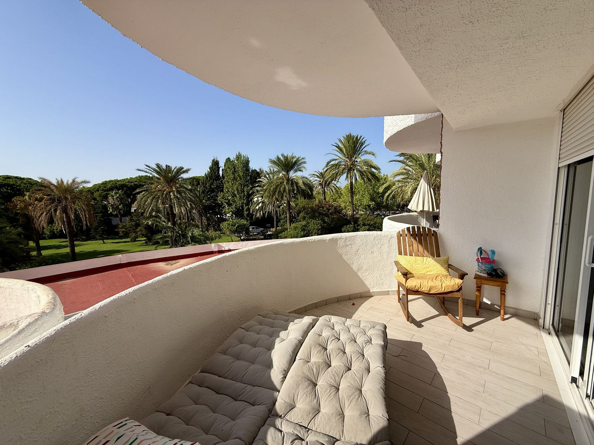 1 Bed Apartment for sale in Marbesa Costa Del Sol, Málaga, Spain