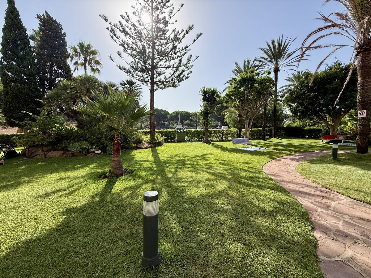 1 Bed Apartment for sale in Marbesa Costa Del Sol, Málaga, Spain