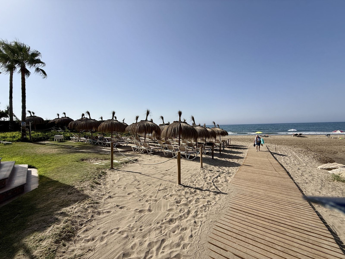 1 Bed Apartment for sale in Marbesa Costa Del Sol, Málaga, Spain